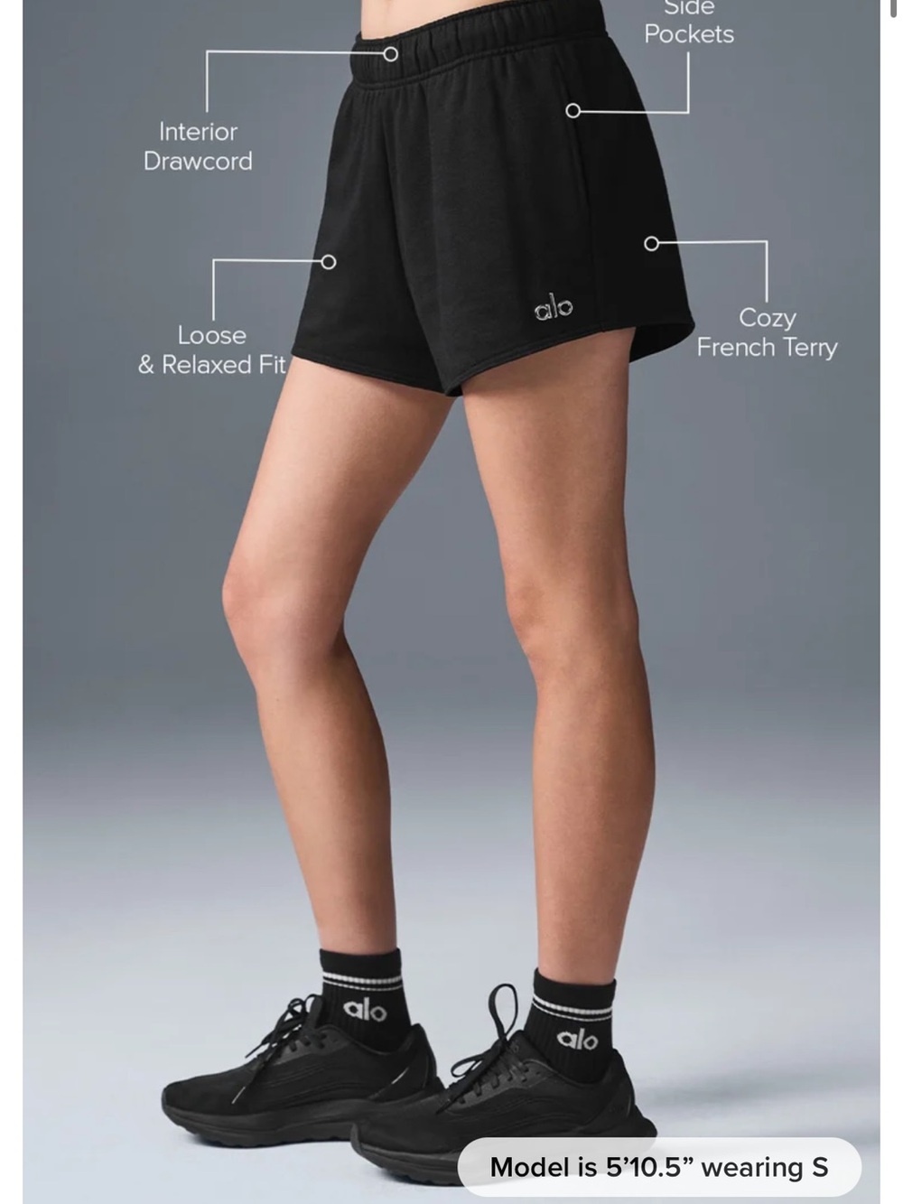 ALO Yoga Women's Black Accolade Shorts